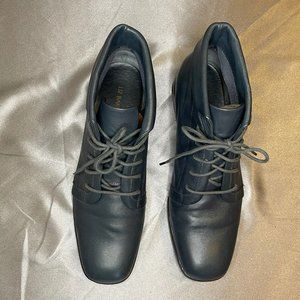 Liz Baker Blue Leather Lace Up Ankle Boots, Size 9M